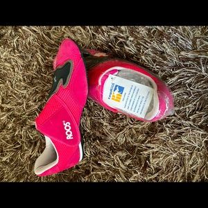 Kangaroos ladies sneakers. Very comfortable and easy to go sneaks.